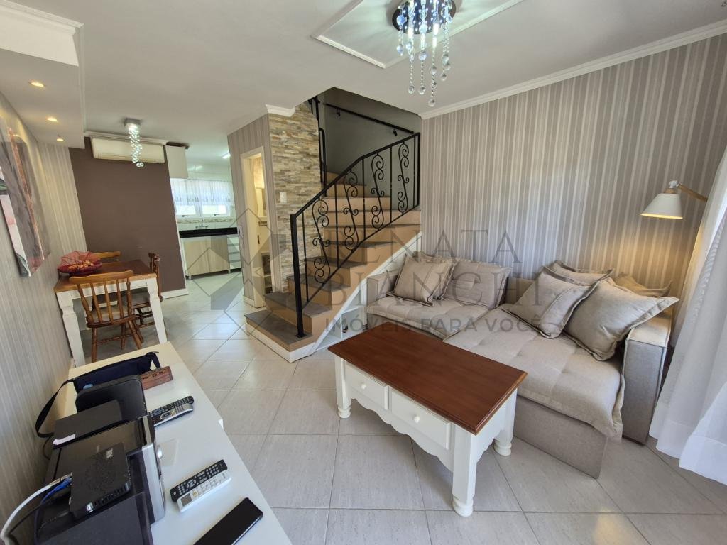 Casa Geminada 2 dormitórios