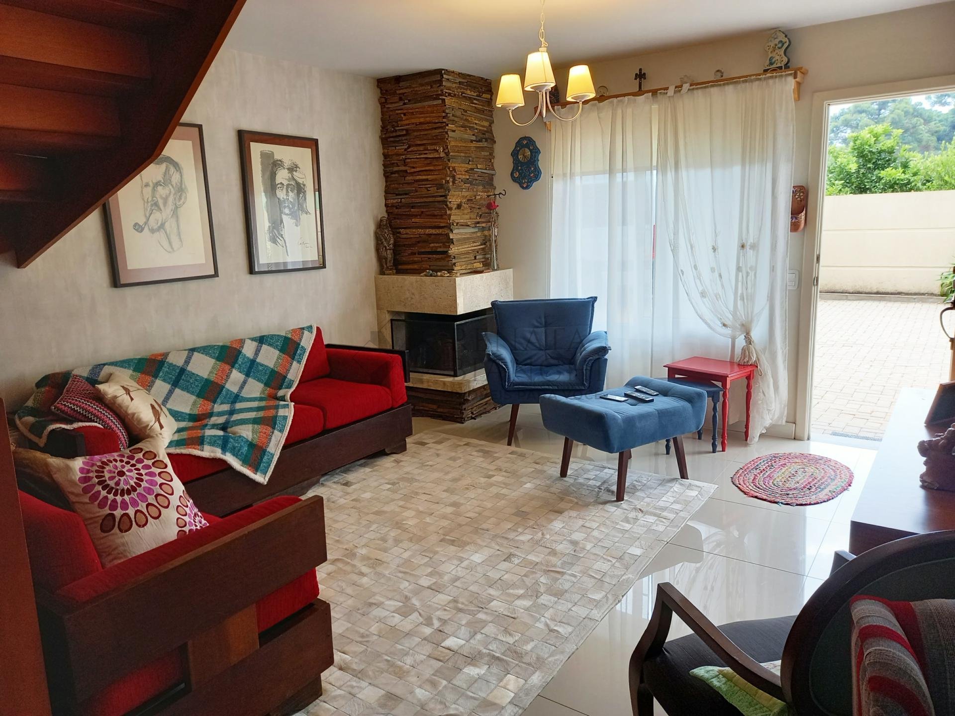 Casa Geminada 2 dormitórios